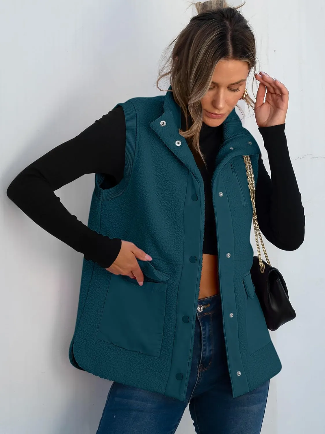 ANRABESS Womens Fuzzy Fleece Vest Sleeveless Casual Warm Button Down Sherpa Jackets Outerwear With Pockets Winter Fashion