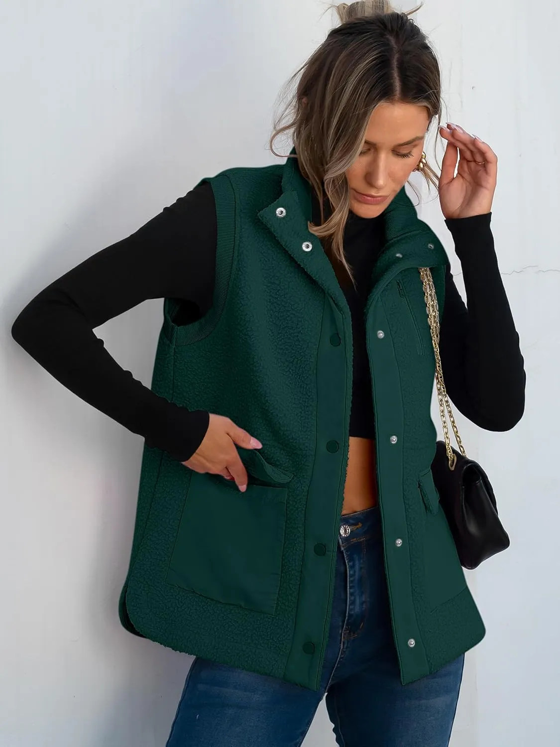 ANRABESS Womens Fuzzy Fleece Vest Sleeveless Casual Warm Button Down Sherpa Jackets Outerwear With Pockets Winter Fashion