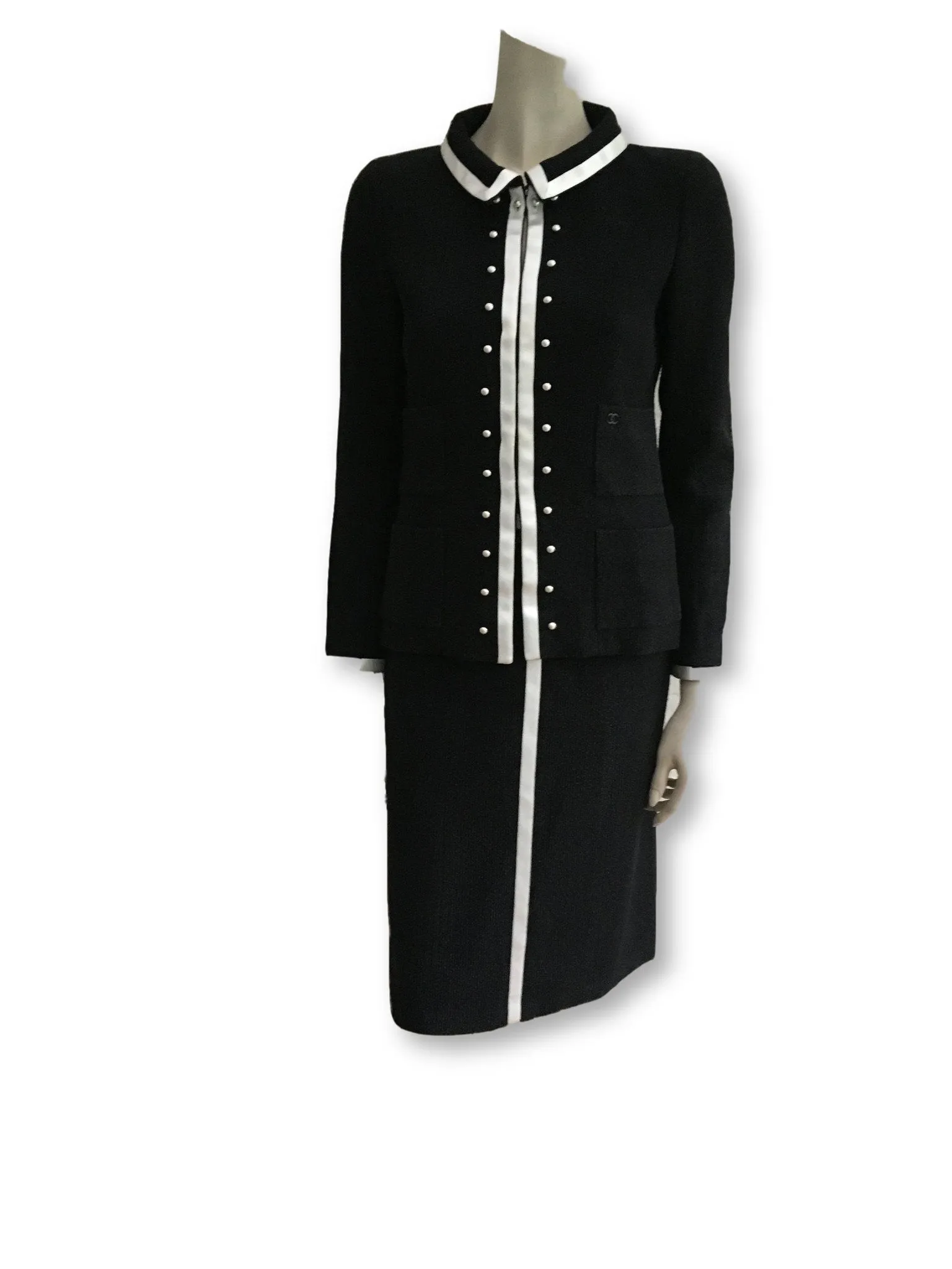 Chanel 04P Black Wool Silk 2-piece suit F 36 UK 8 US 4 S LADIES