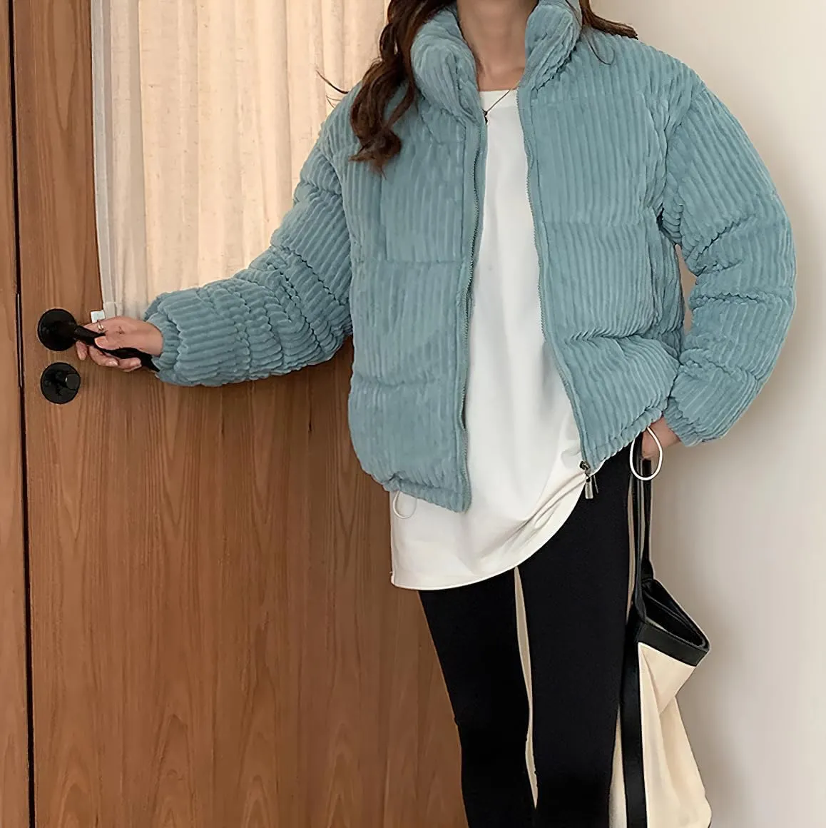 chouyatou Women Winter Warm Corduroy Puffer Jacket Quilted Down Zip Up Stand Collar Cropped Short Coats