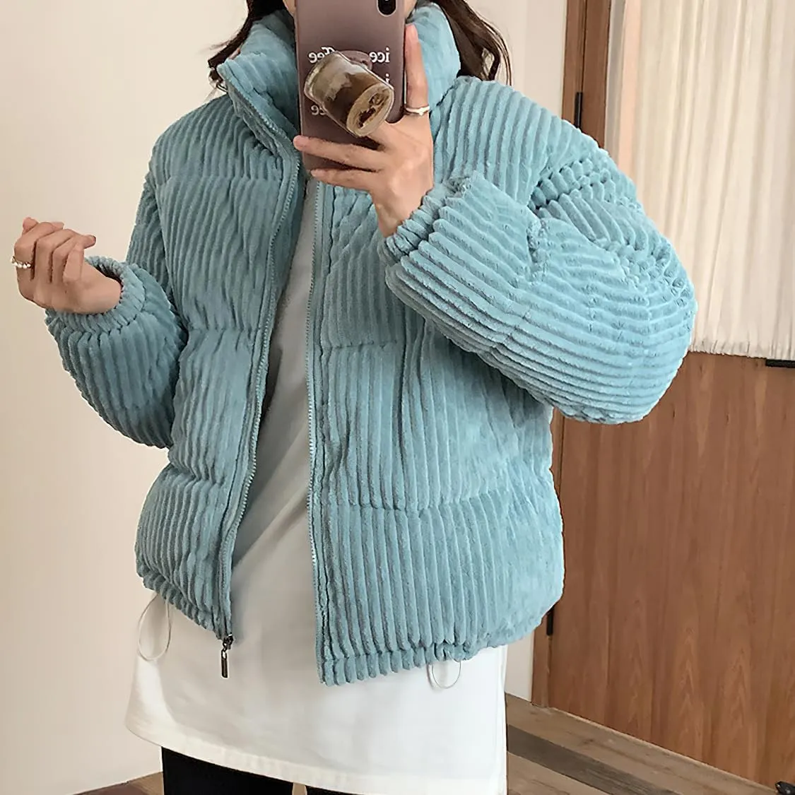 chouyatou Women Winter Warm Corduroy Puffer Jacket Quilted Down Zip Up Stand Collar Cropped Short Coats