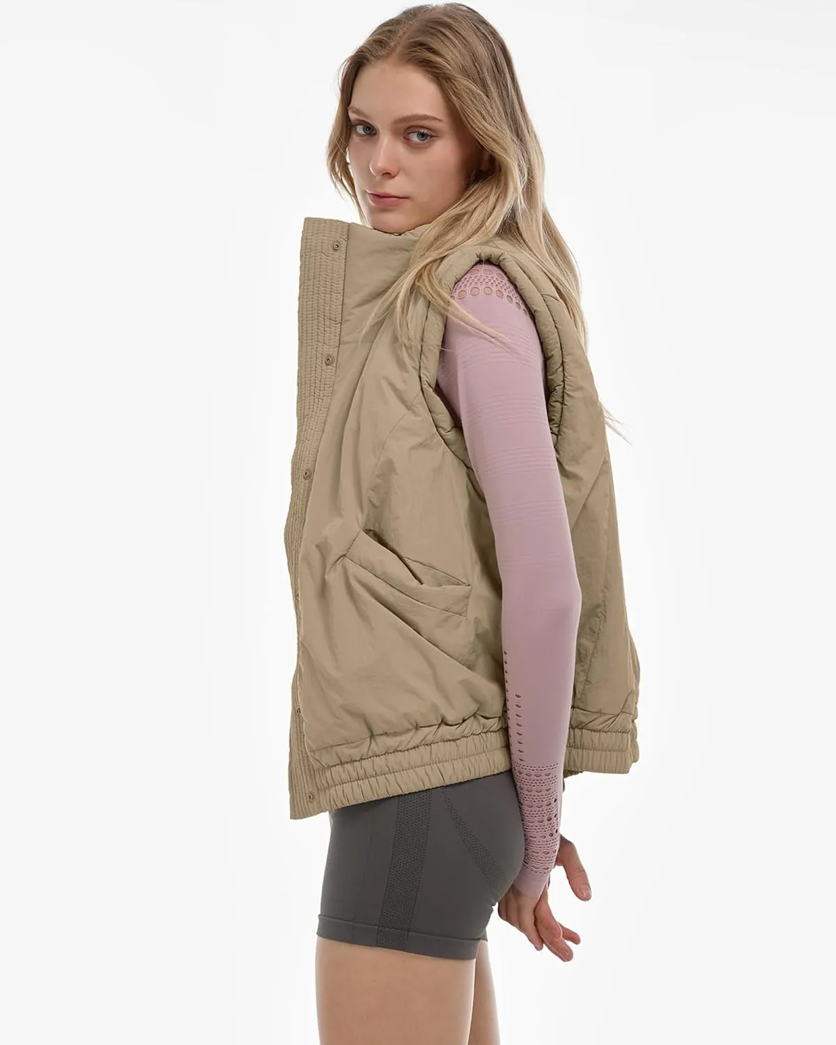 Gacaky Women's Winter Cropped Puffer Vest Lightweight Button-Down Stand Collar Sleeveless Padded Crop Puffy Vests Outerwear