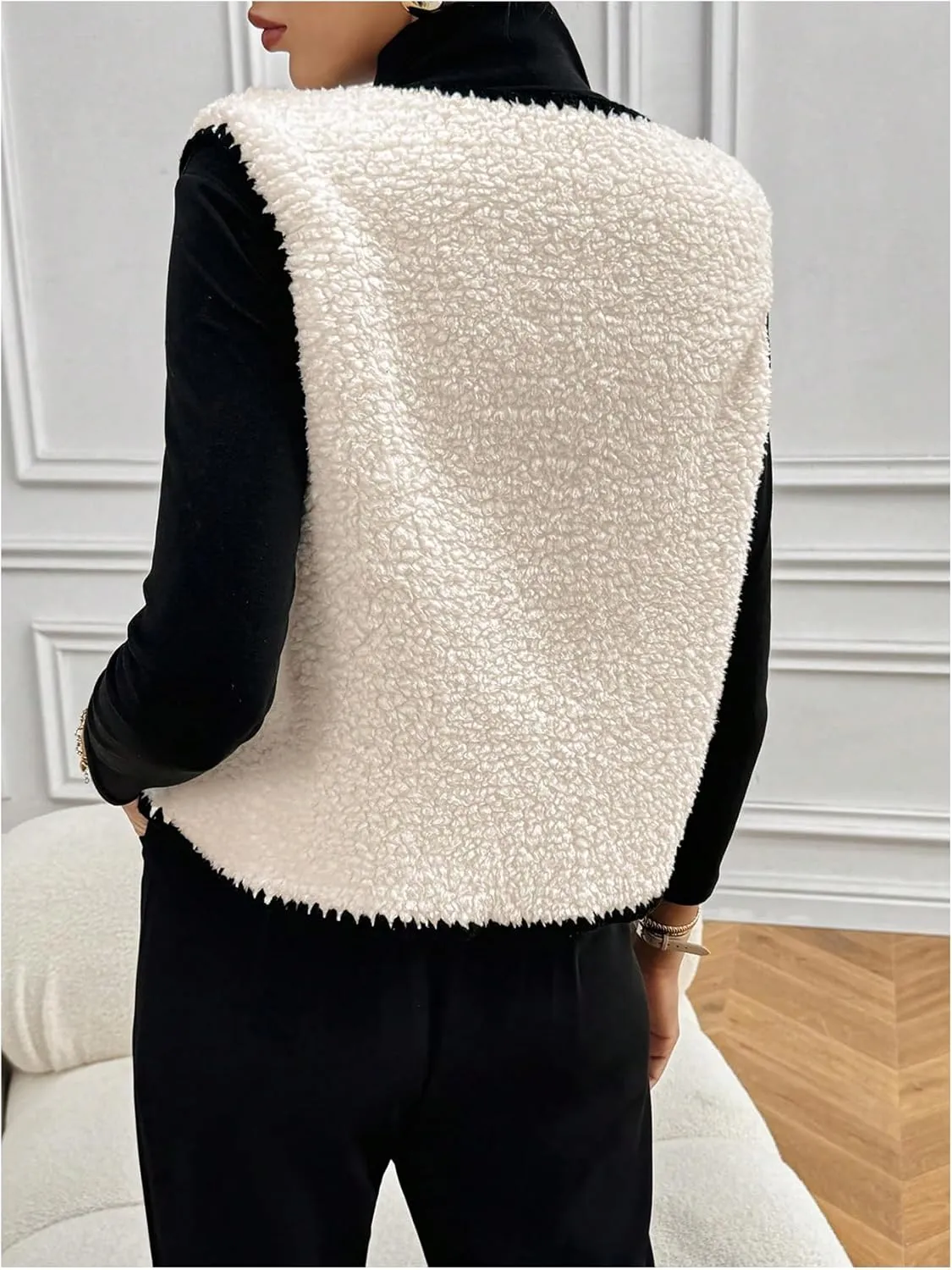 GORGLITTER Women's Fuzzy Vest Outerwear Trendy Fall Fleece Sherpa Vest Sleeveless Old Money Coat Vests