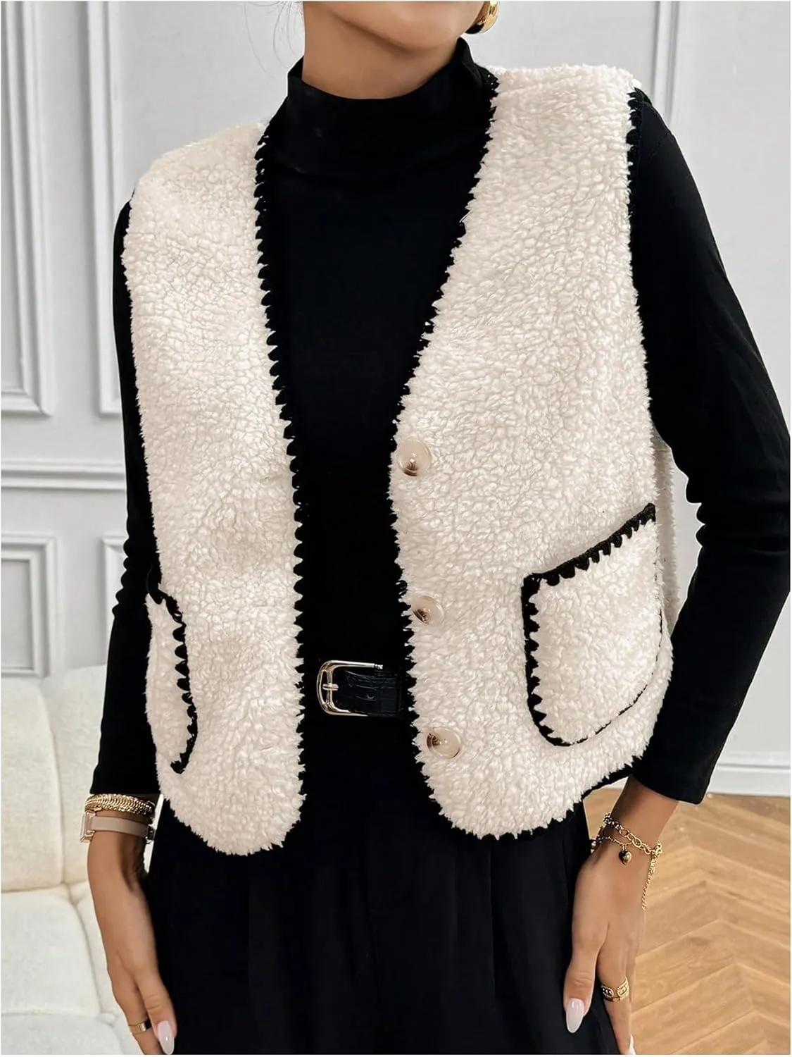 GORGLITTER Women's Fuzzy Vest Outerwear Trendy Fall Fleece Sherpa Vest Sleeveless Old Money Coat Vests