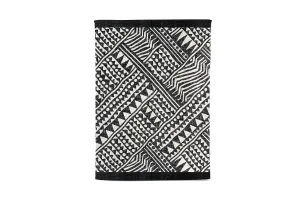 GRAFFITO BEACH TOWEL BLACK / MILK