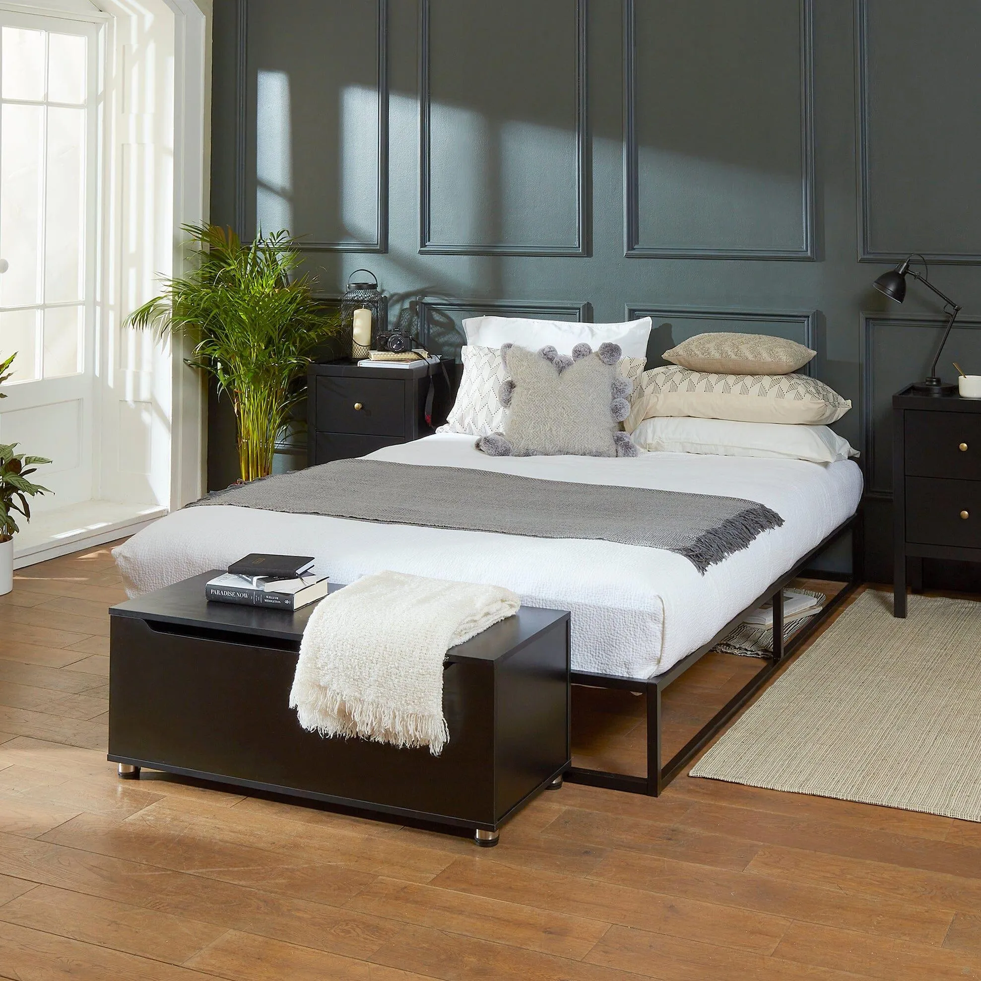 Indy Double Platform Bed - Black Metal