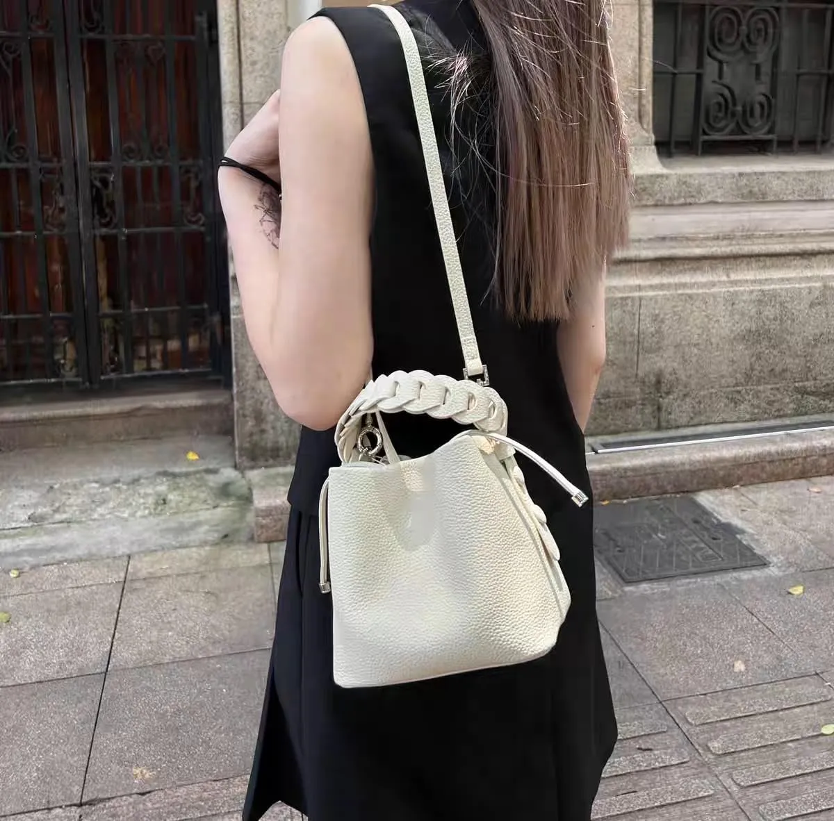 Leather Bucket Bag Handbag For Women Top Handle Woven Shoulder Crossbody Bag Clutch Versatile Commuting Elegant Chi Luxury