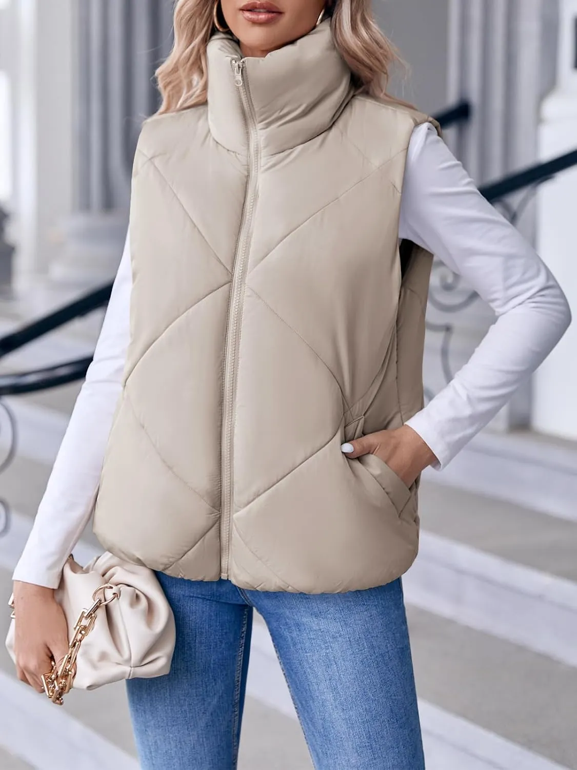 Newffr Women's Quilted Puffer Vest Sleeveless Lightweight Zip Up Jacket Winter Warm Coat Outerwear