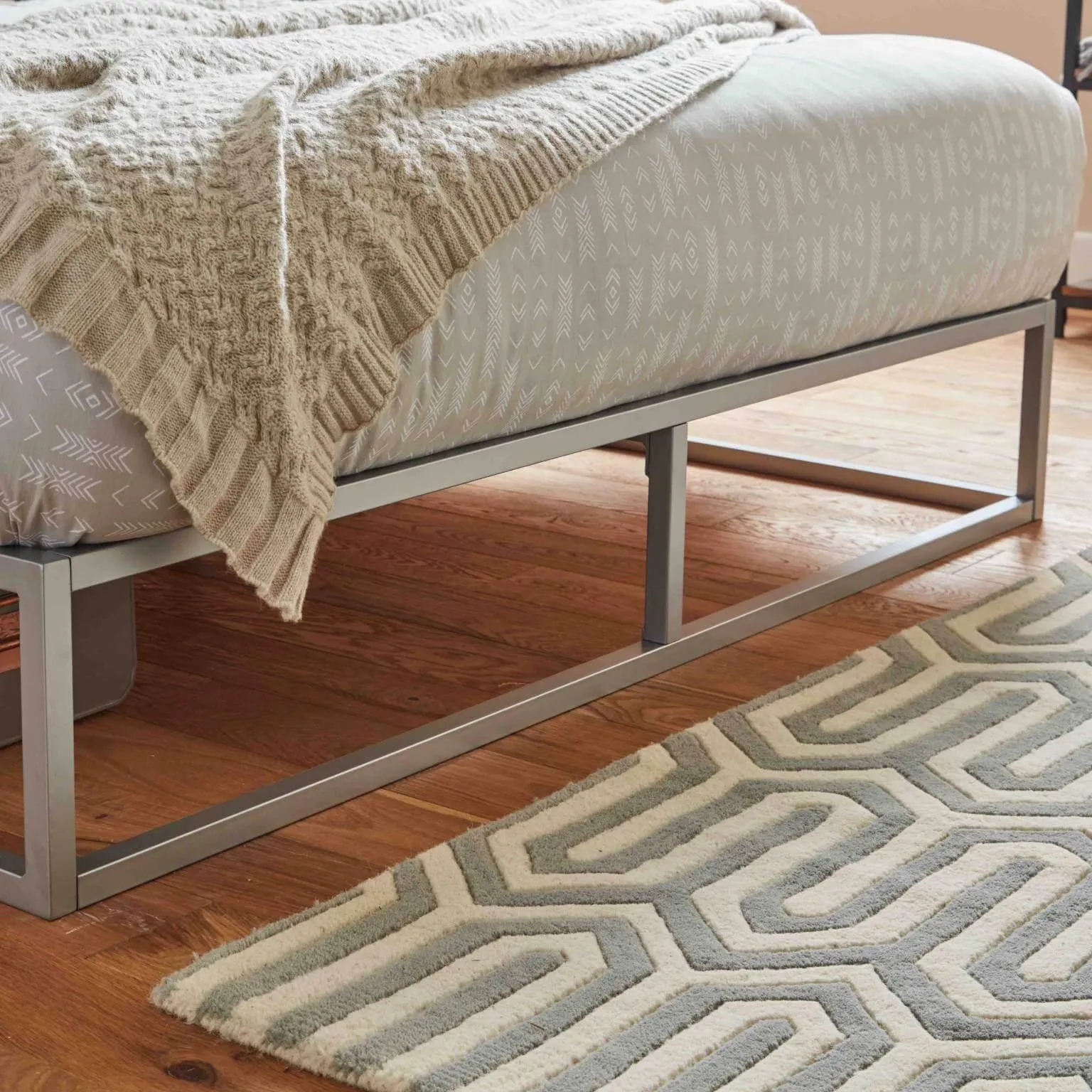 Outlet – Indy Double Platform Bed - Grey Metal