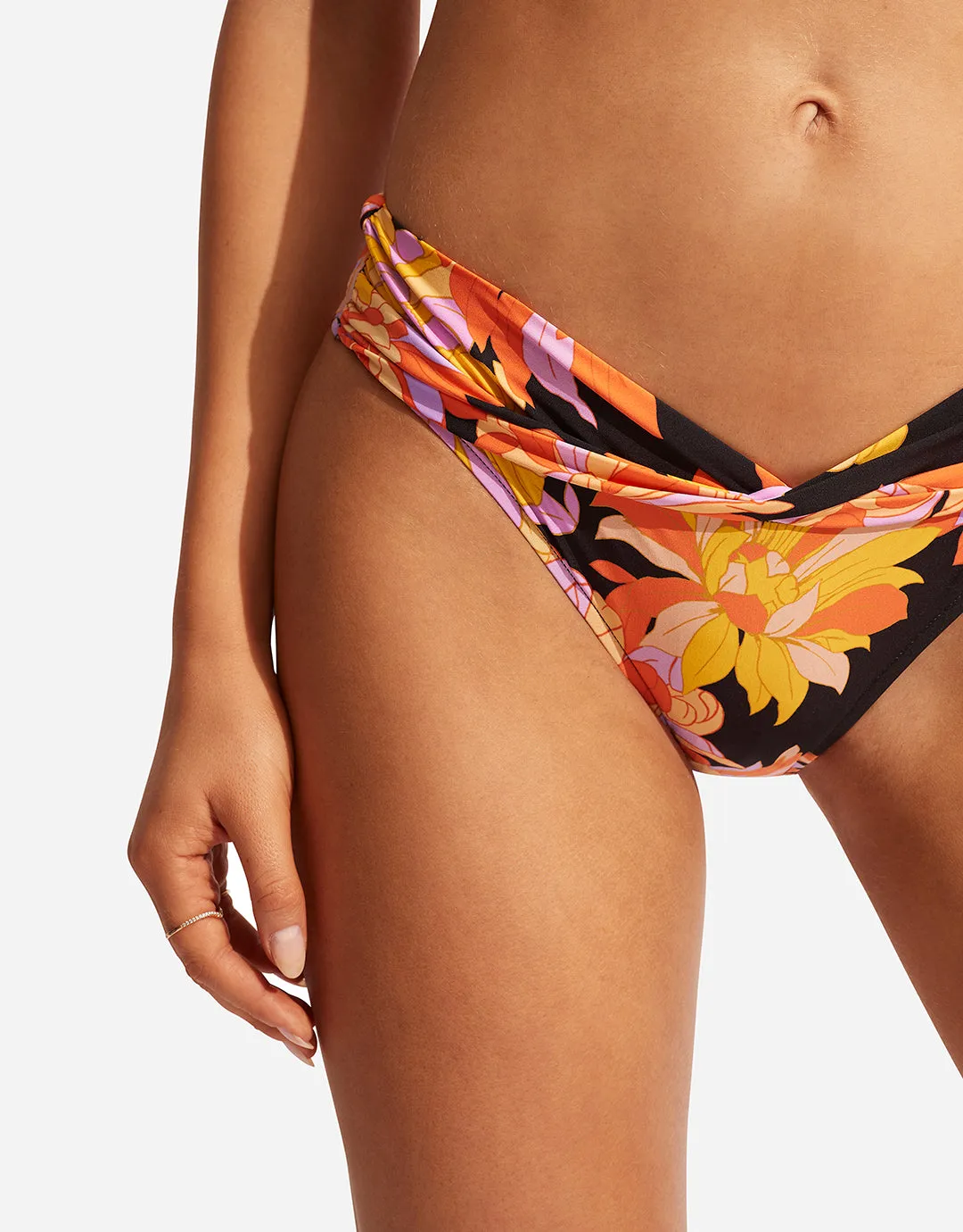 Palm Springs Twist Band Hipster Bikini Pant - Black