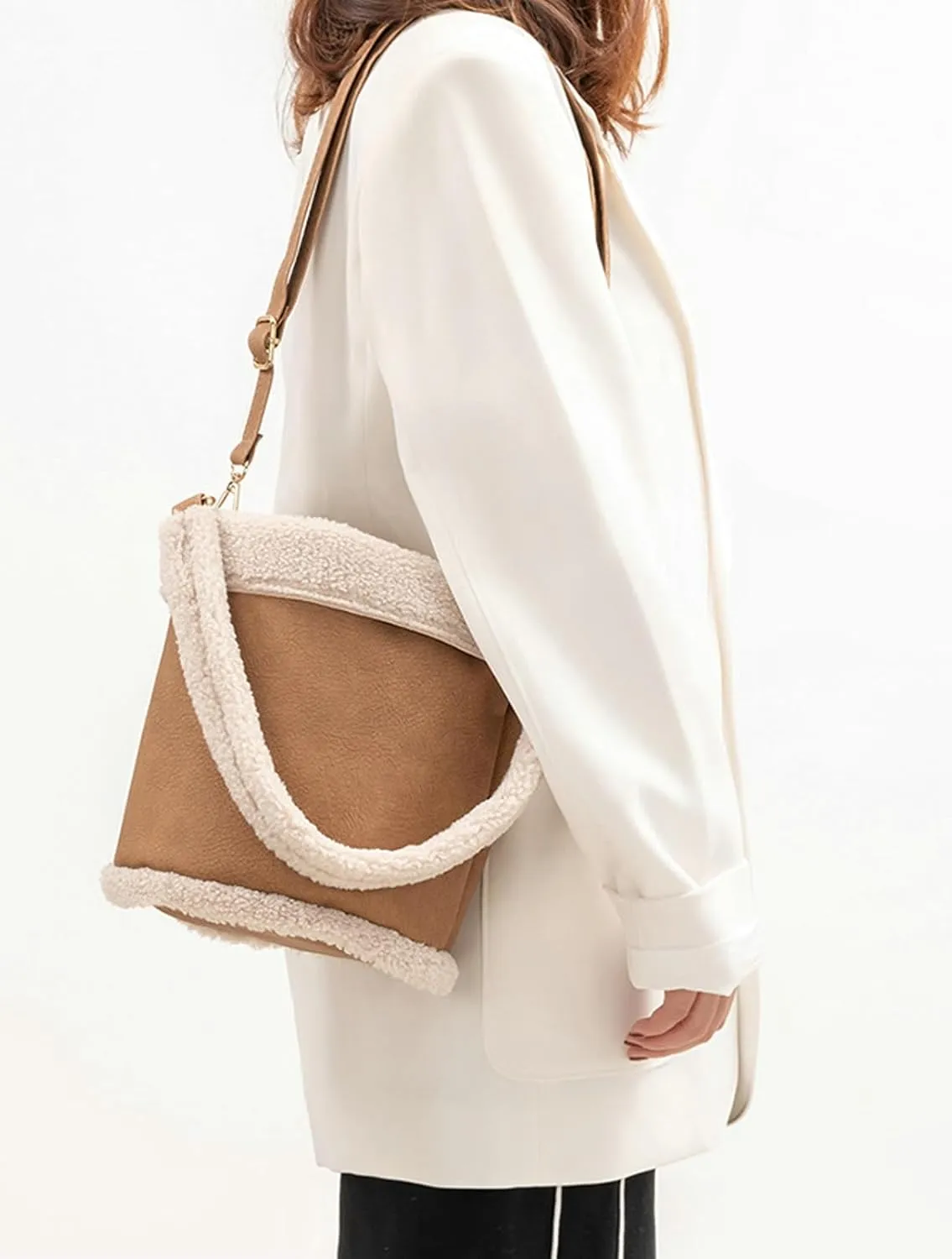 Women Fall Faux Shearling Tote Bag 2024 Vintage Lamb Wool Bucket Bag Versatile Shoulder Crossbody Bag Plush Handbag