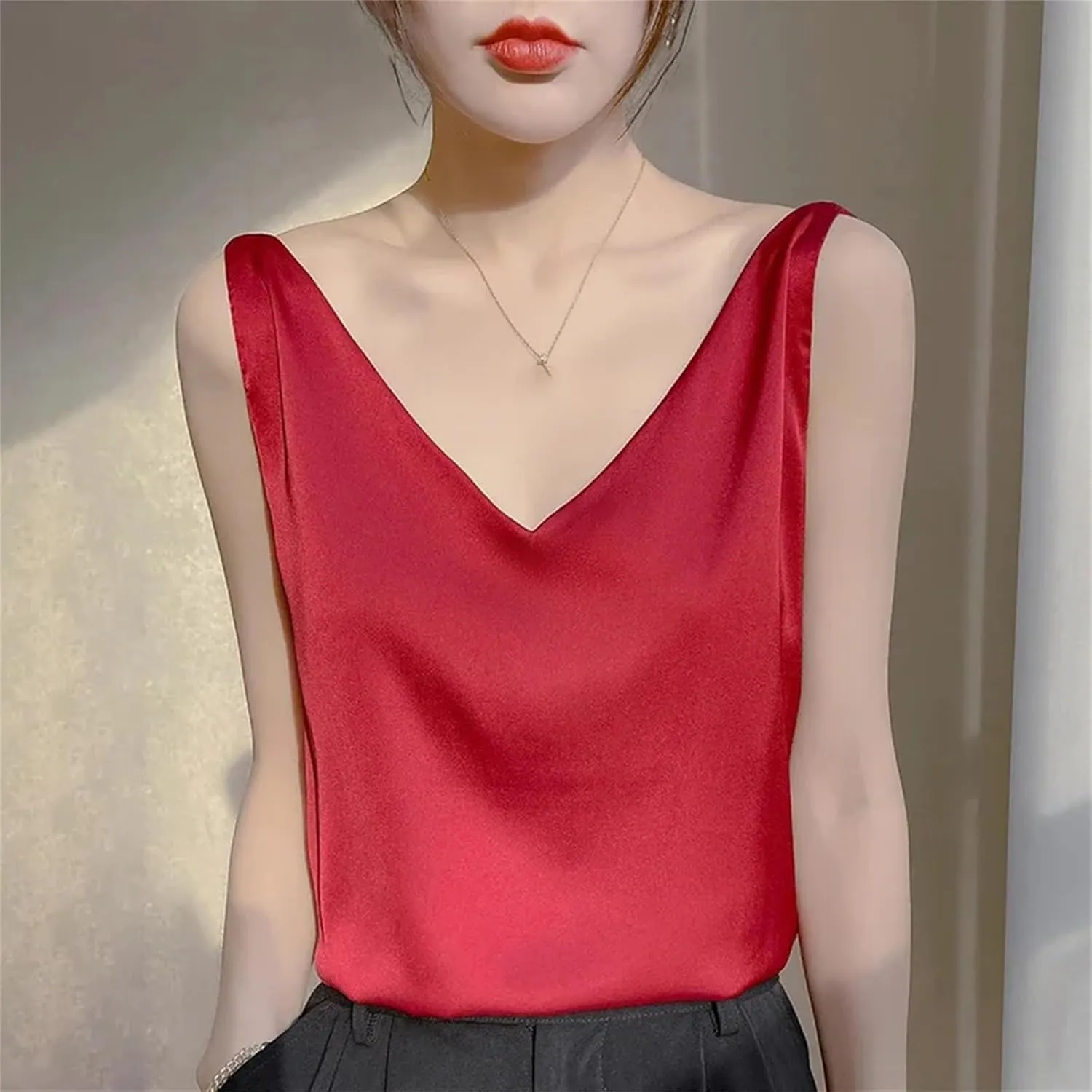 Women's V-Neck Tank Top  Solid Color Sleeveless Summer Blouse Casual Office Wear Fashion Camisole