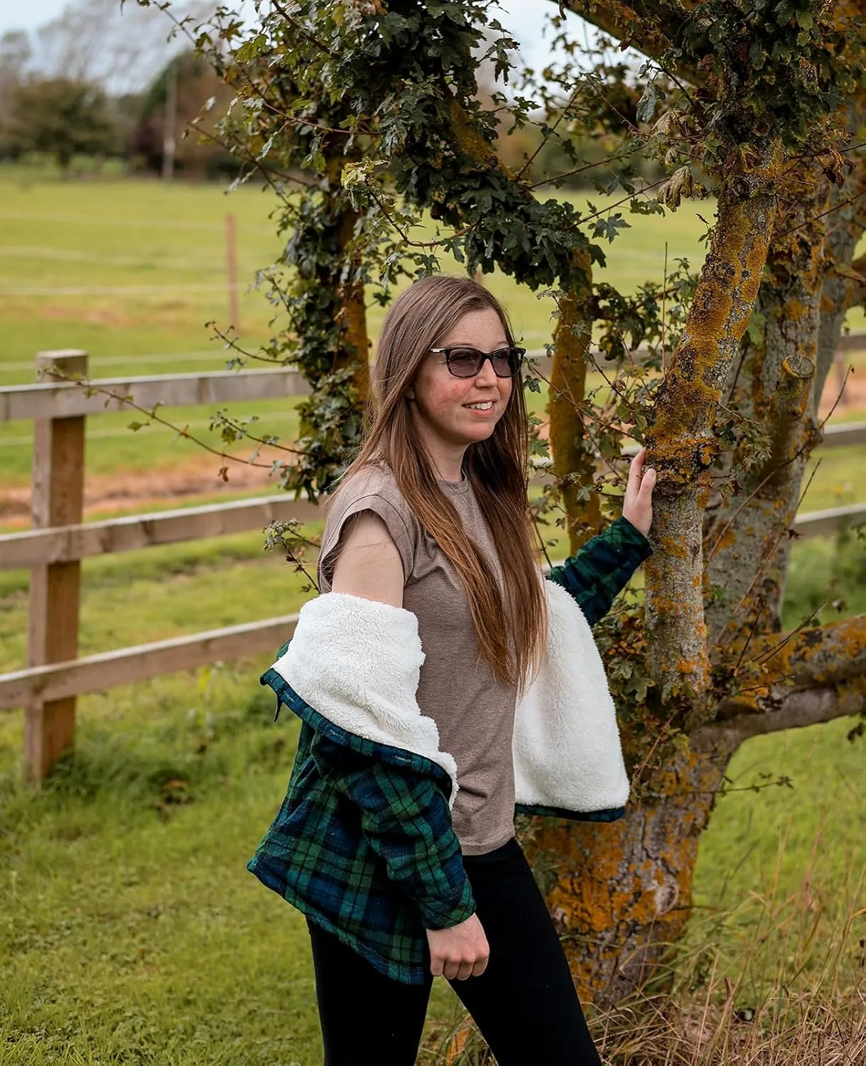 ZENTHACE Womens Sherpa Lined Flannel Jacket Full Zip Up Hooded Flannel Plaid Shirt Jacket with Side Pockets